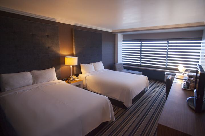 Room 26 of 40