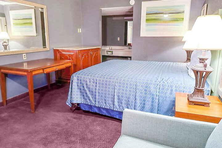 Room 52 of 67