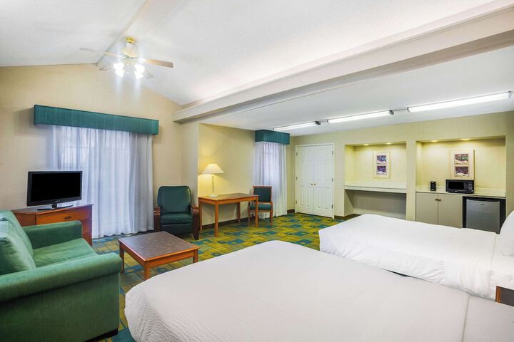 Room 20 of 28