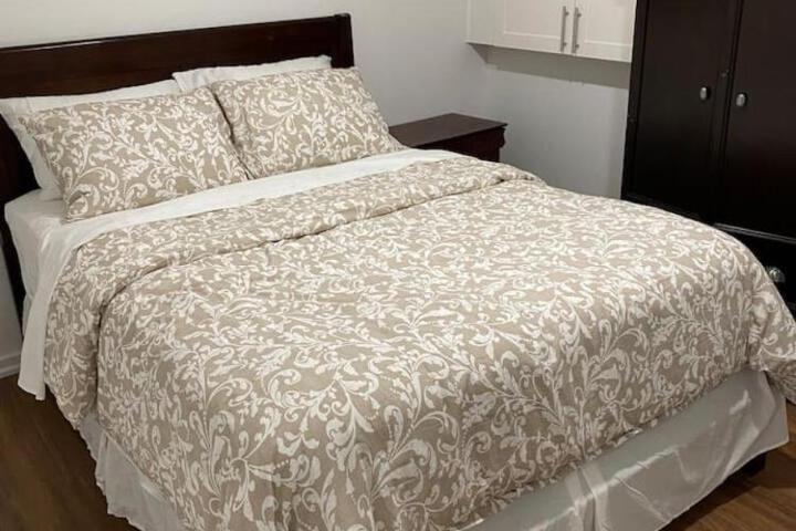 Adorable 3 Bedroom Apartment with Free Parking