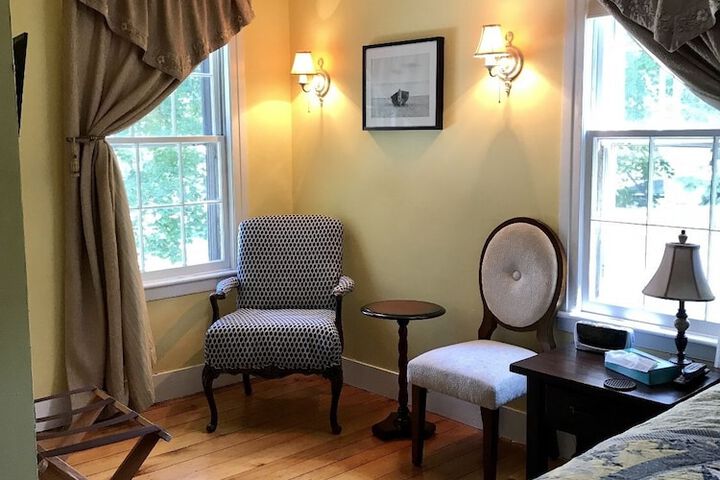 Room 53 of 76