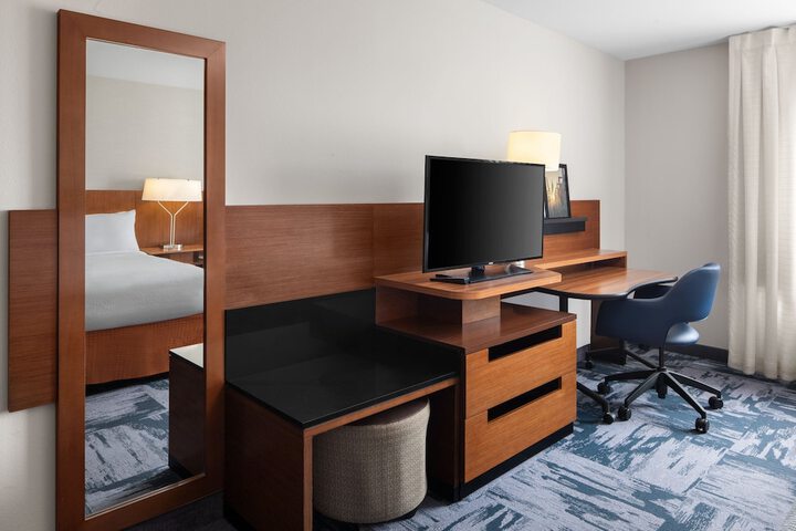 Room 17 of 28