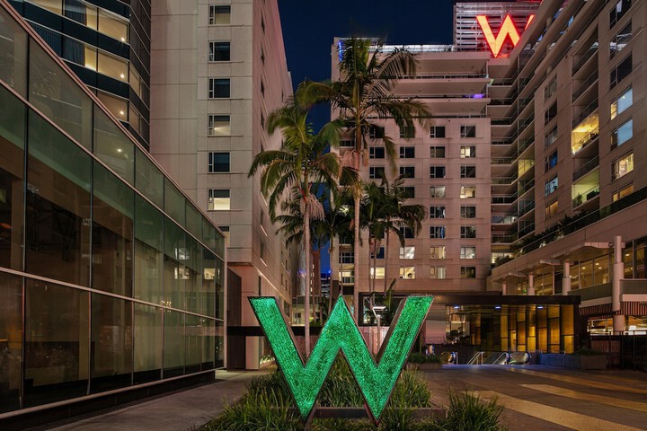 W Hollywood