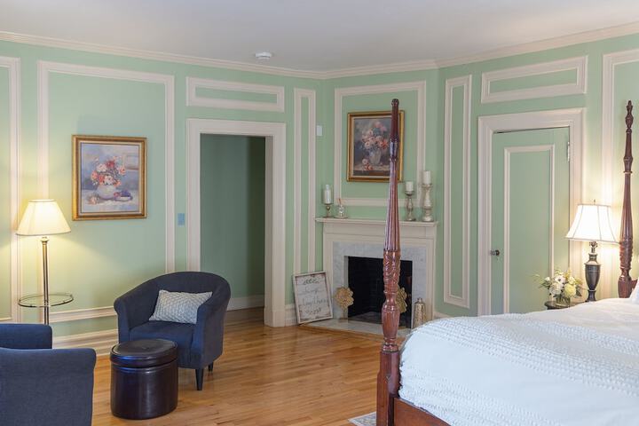 Room 25 of 52