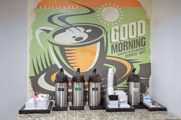 Breakfast/Coffee Service 15 of 18