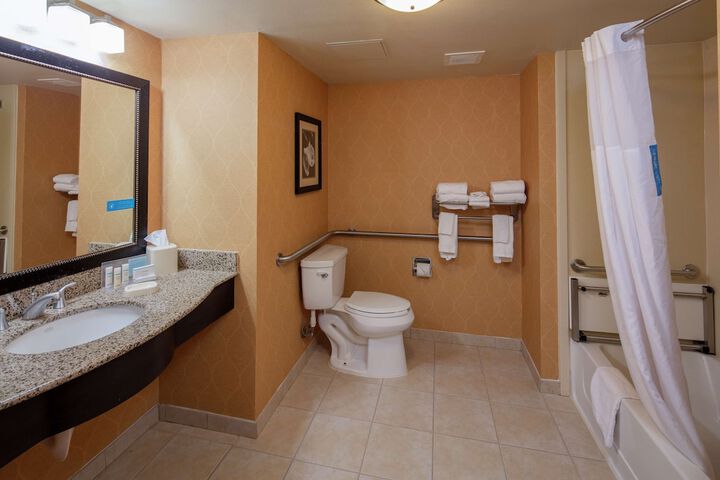 Room 15 of 48