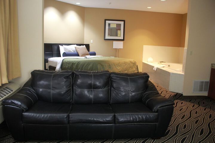 Room 10 of 30