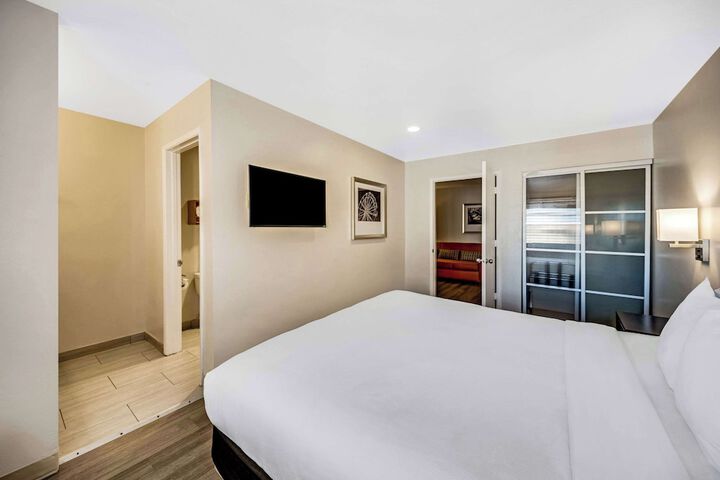 Room 25 of 44