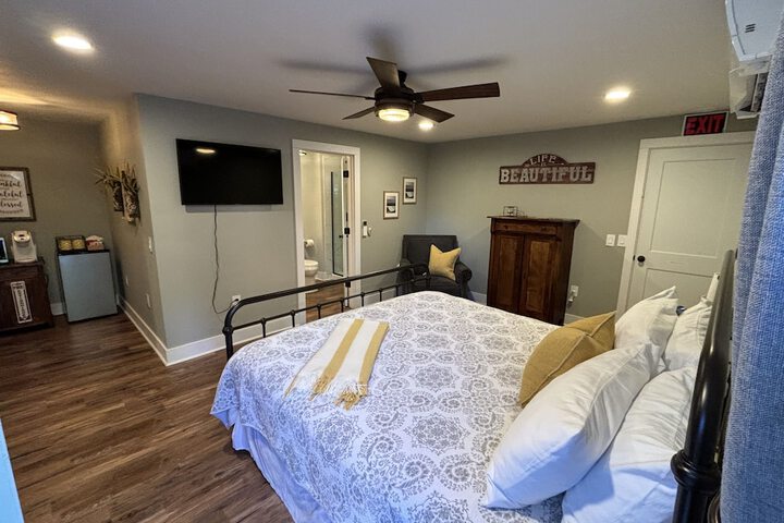 Hermann Crown Suites