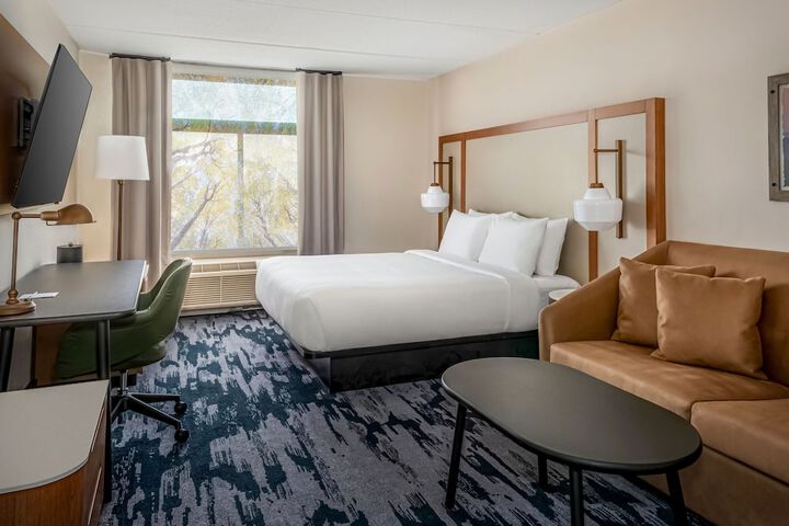 Room 12 of 26