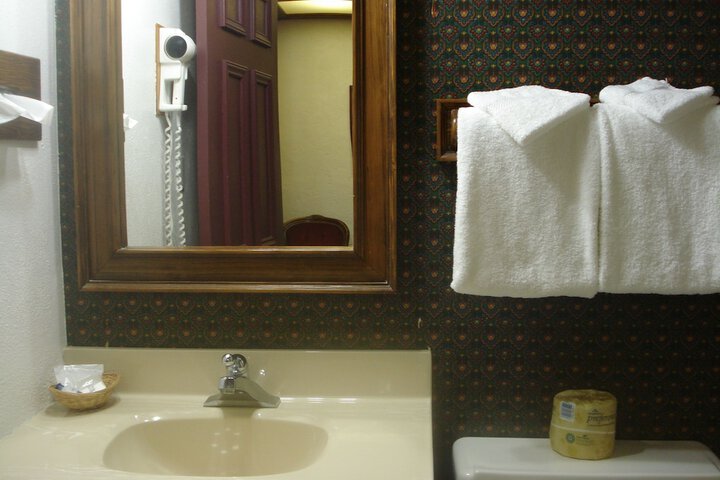 Room 29 of 34