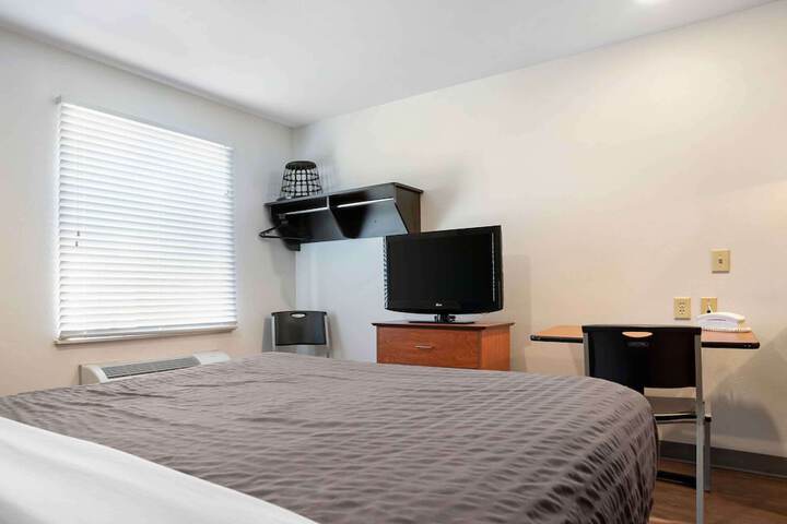 Room 16 of 40