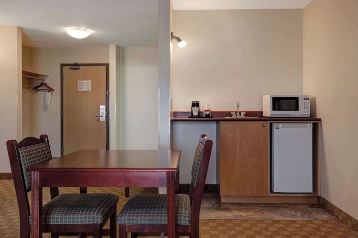 Days Inn by Wyndham Dawson Creek