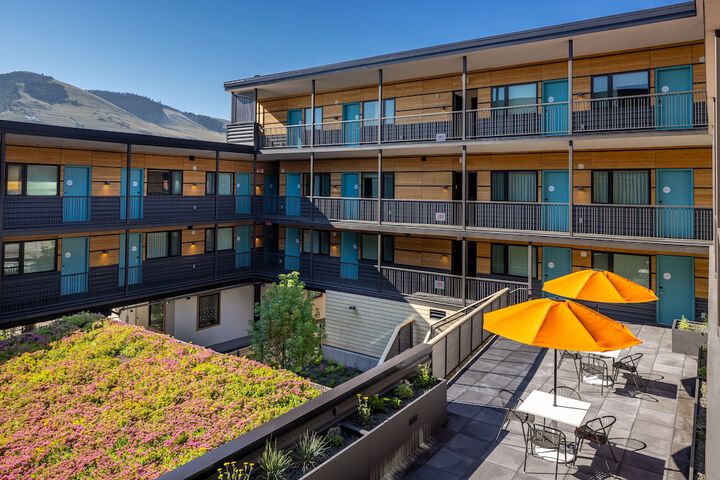 Hotel Exterior 59 of 61