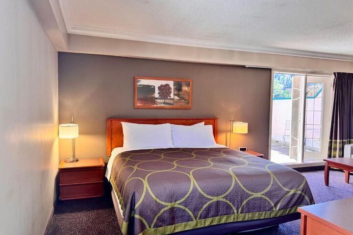 Super 8 by Wyndham Castlegar BC