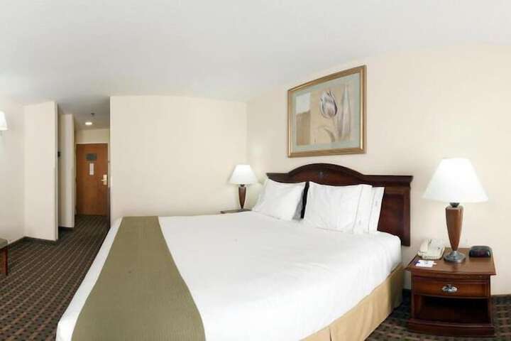 Room 16 of 25