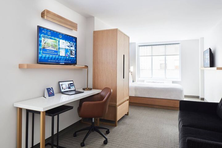 Room 15 of 37