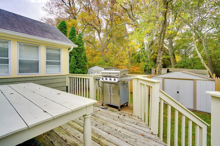Charming Bay Head Retreat - Half-mi to Beach!