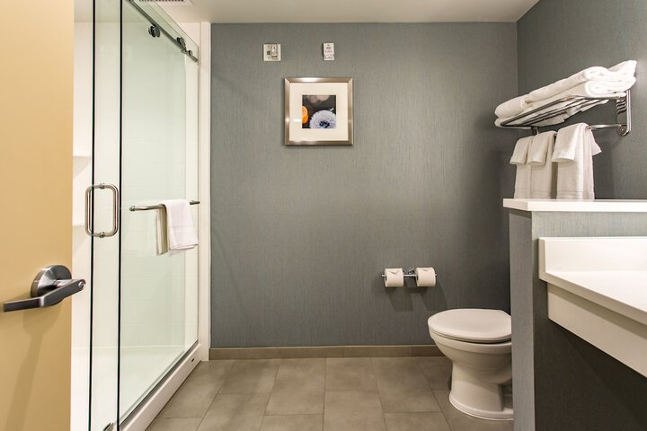 Room 44 of 66