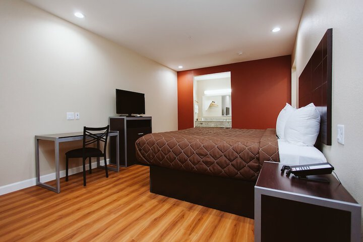 Room 28 of 46
