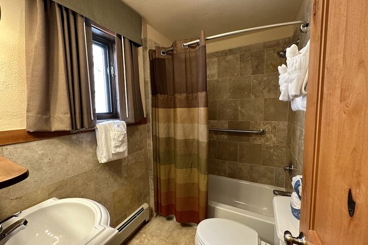 Room 151 of 191