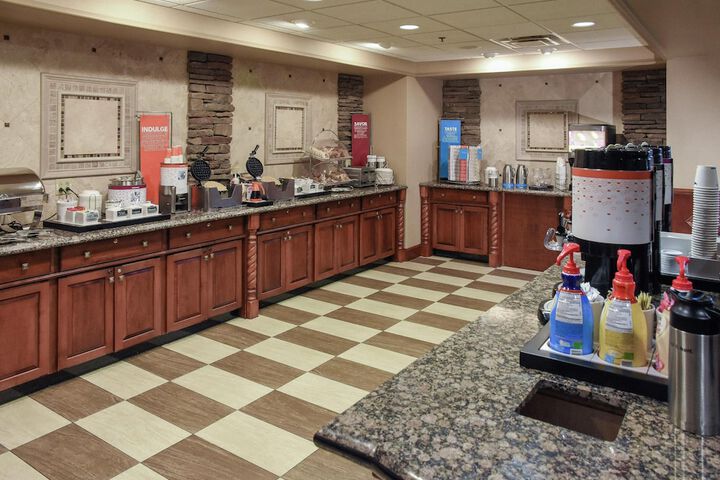 Hampton Inn & Suites Youngstown-Canfield