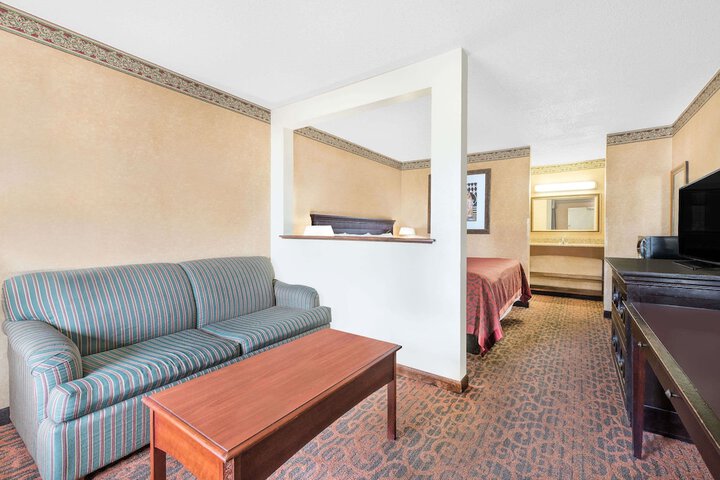 Room 8 of 13