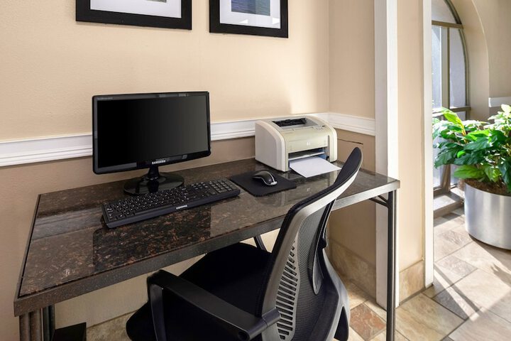 Business Center 47 of 47