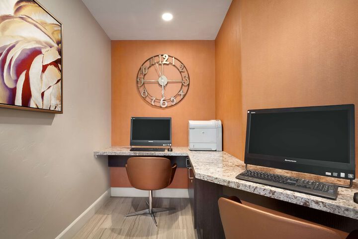 Business Center 38 of 38