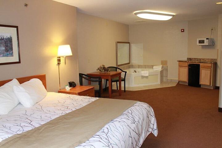 Room 12 of 17