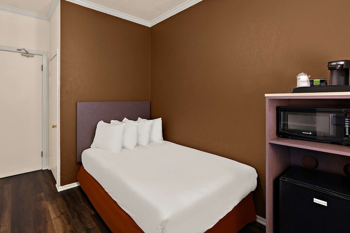 Room 40 of 45