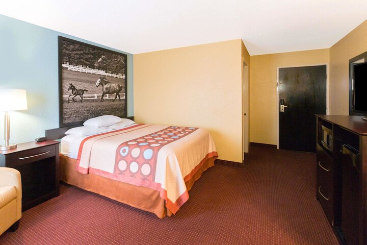 Room 8 of 31