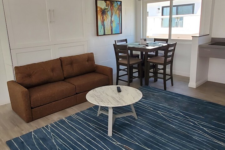 Room 65 of 151