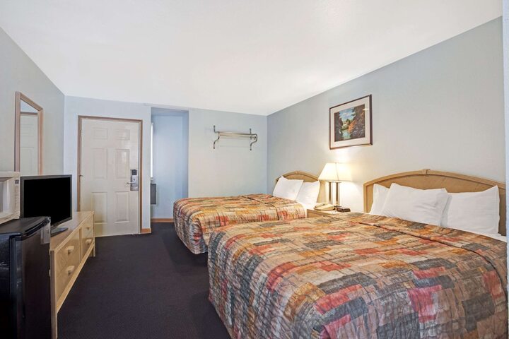 Room 11 of 23