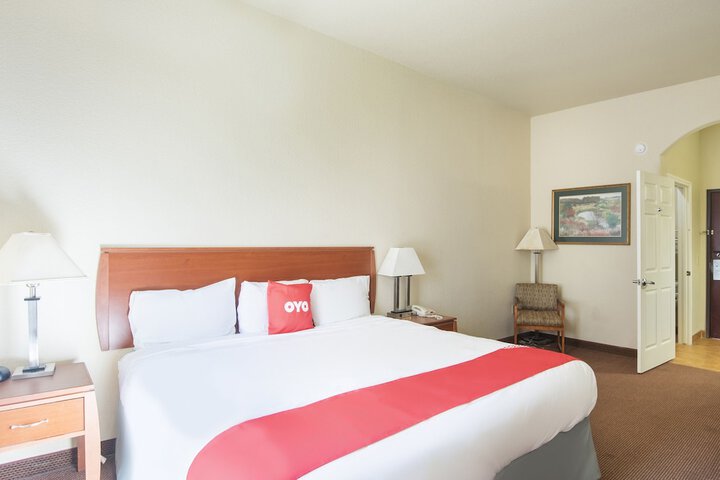 Room 32 of 46