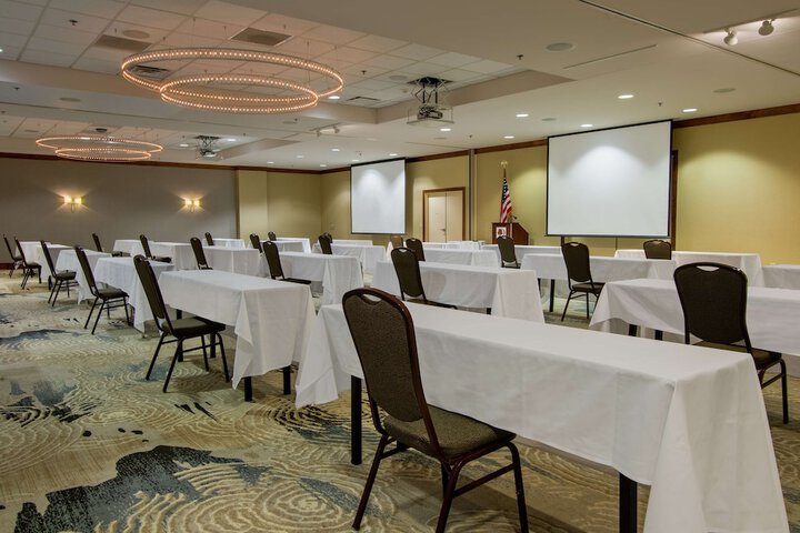 DoubleTree by Hilton Hotel Newark Ohio