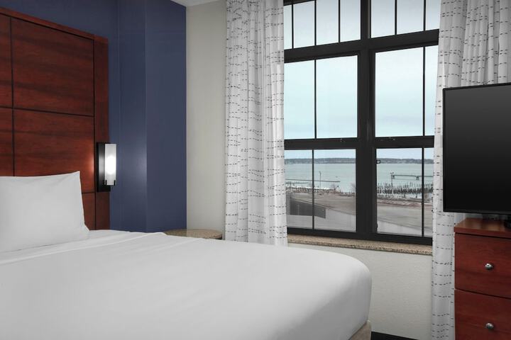 Residence Inn Portland Downtown / Waterfront