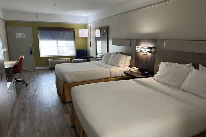 Room 25 of 36