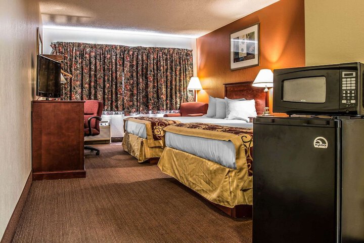 Room 21 of 32