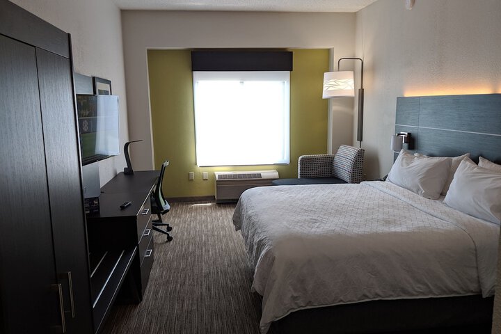 Holiday Inn Express & Suites Charlotte-Concord-I-85 by IHG