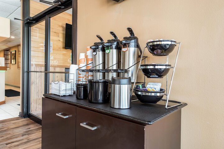 Breakfast/Coffee Service 18 of 26