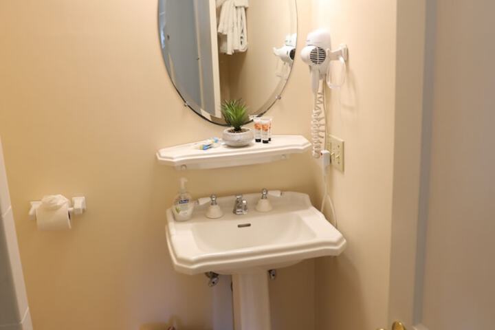 Room 200 of 468