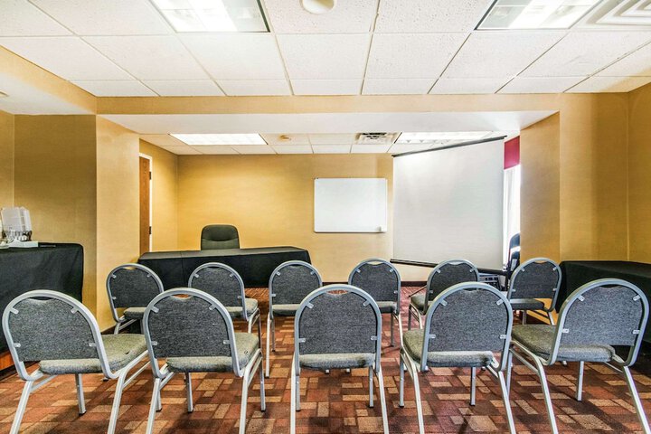 Quality Inn & Suites Lawrenceburg
