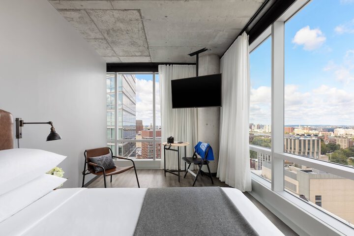 Room 17 of 63