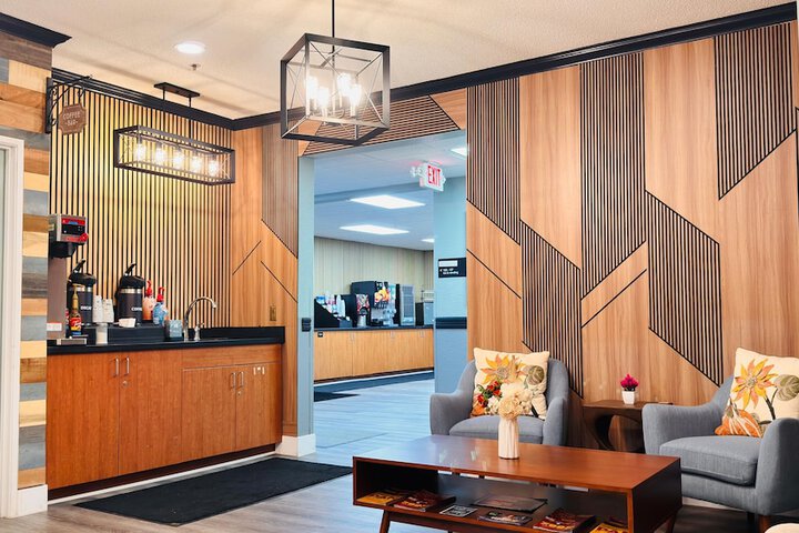 Blaine Town Inn & Suites