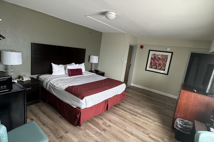 Room 19 of 28