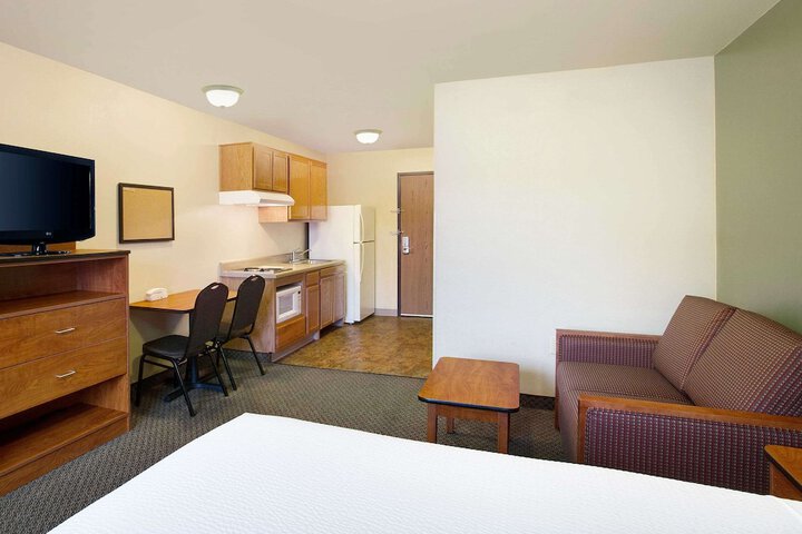 Room 11 of 26