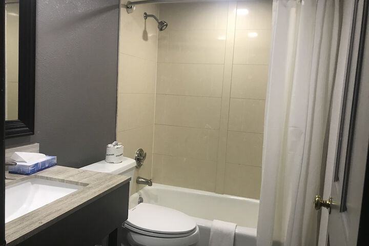 Room 17 of 35