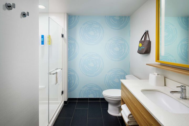 Room 8 of 25