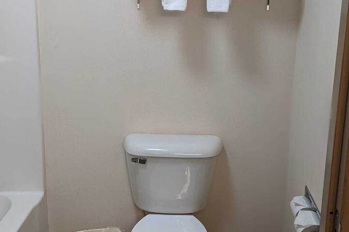 Heritage Inn & Suites